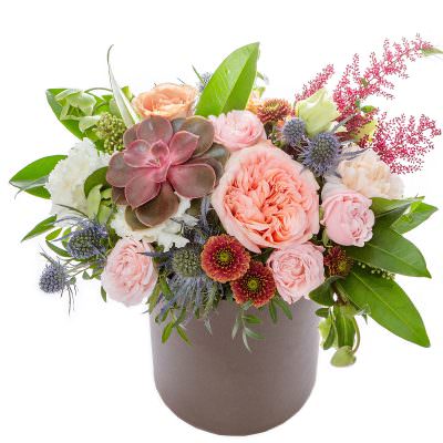 Шикарный букет в коробке «Цветочный бриз»